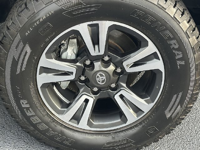 Used 2019 Toyota Tacoma TRD Sport RWD image 9
