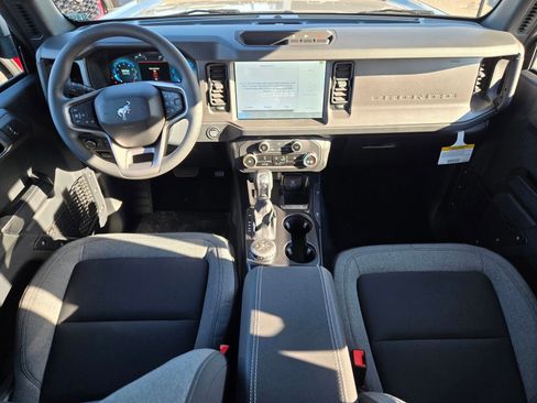 Used 2025 Ford Bronco 4-Door AWD/4WD image 8