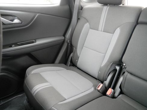 Certified 2025 Chevrolet Blazer LT w/ Convenience Package image 12