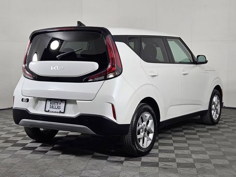 Used 2025 Kia Soul LX w/ LX Technology Package FWD image 5