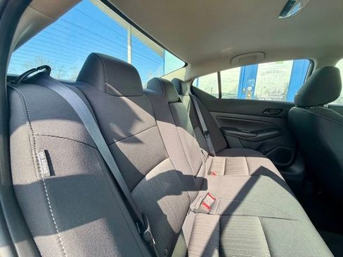 Used 2025 Nissan Altima 2.5 SV image 16