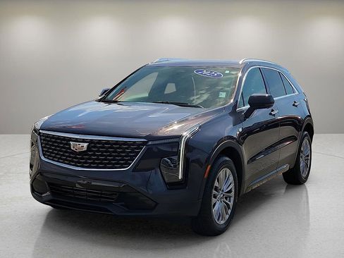 Certified 2025 Cadillac XT4 Premium Luxury AWD/4WD image 2