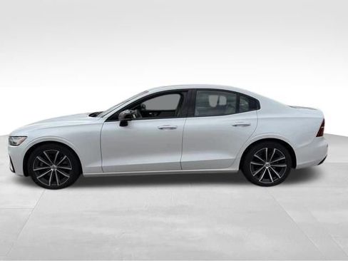 Used 2021 Volvo S60 T5 Momentum AWD/4WD image 3
