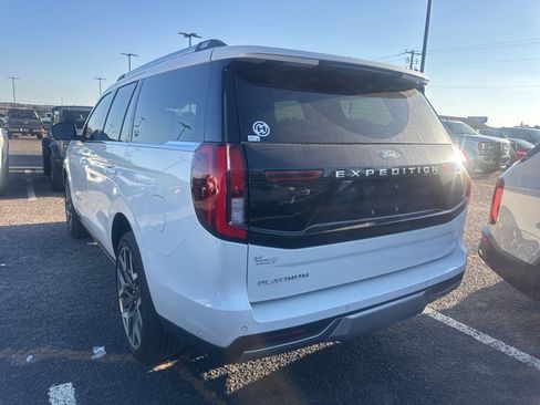 Used 2025 Ford Expedition Platinum w/ Platinum Ultimate Package image 5