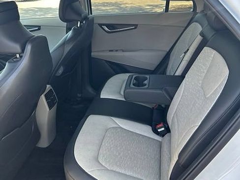 Used 2023 Kia Niro Wave w/ Wave Preserve Package FWD image 13