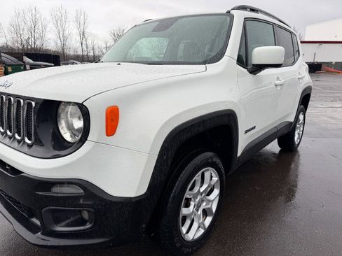 Used 2015 Jeep Renegade Latitude image 9