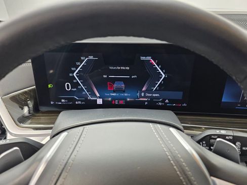 Used 2024 BMW X7 xDrive40i w/ Executive Package image 21