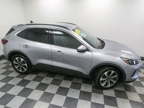 Used 2024 Ford Escape Platinum AWD/4WD image 5
