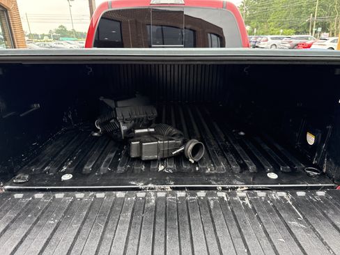 Used 2020 Toyota Tacoma TRD Sport AWD/4WD image 5