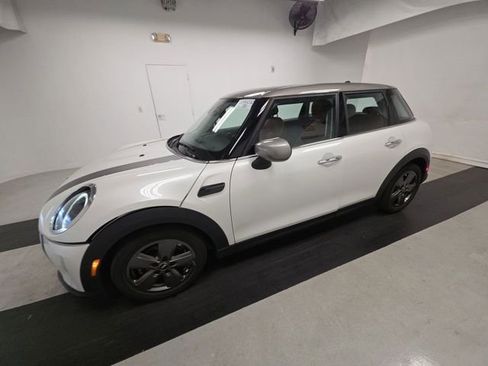 Used 2023 MINI Cooper 4-Door Hardtop w/ Signature Upholstery Package FWD image 16
