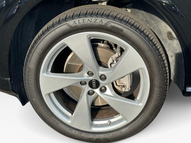Certified 2025 Audi Q5 Premium AWD/4WD image 10