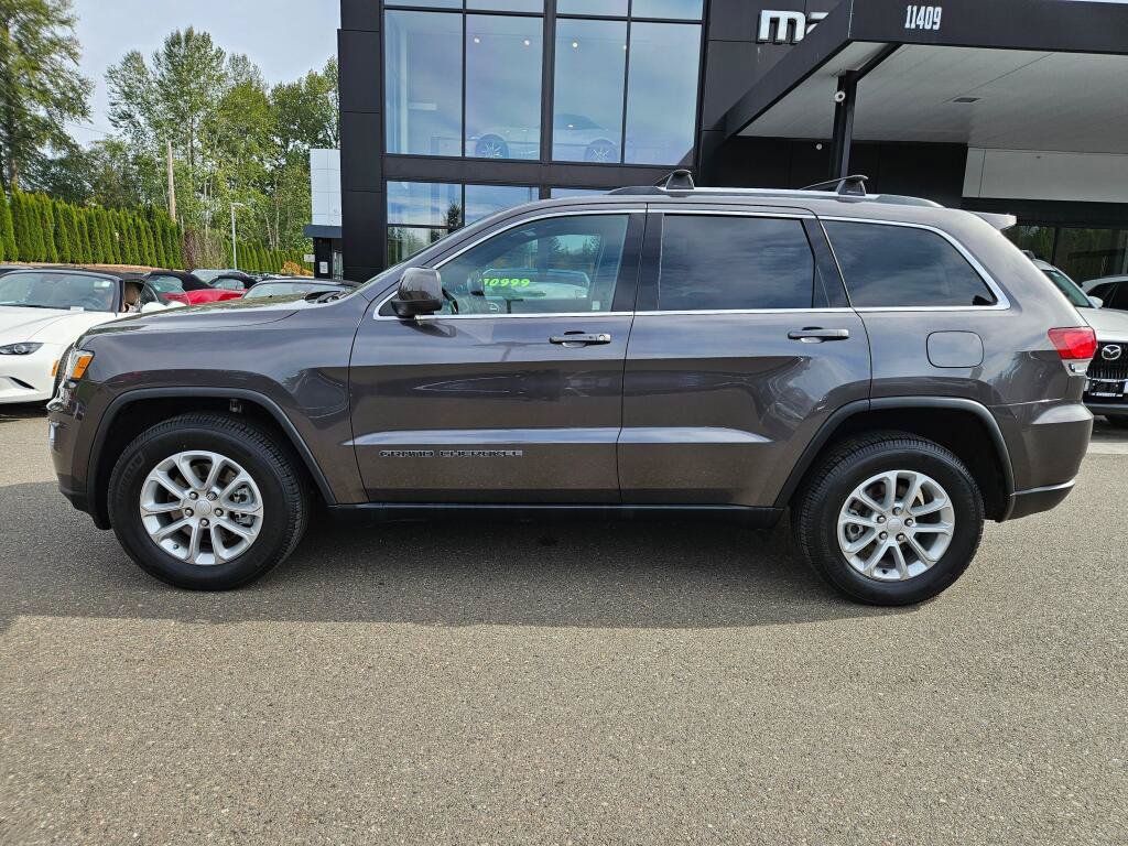 Used 2021 Jeep Grand Cherokee Laredo AWD/4WD image 2
