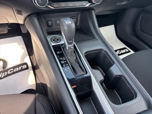 Used 2025 Nissan Sentra SV FWD image 18