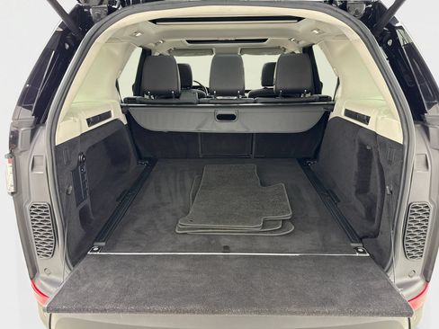 Used 2020 Land Rover Discovery SE AWD/4WD image 47