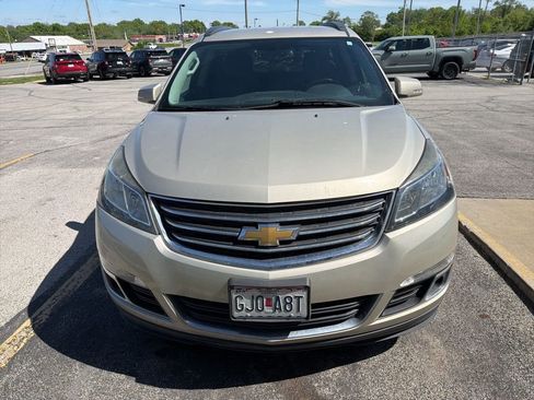 Used 2015 Chevrolet Traverse LT FWD image 2
