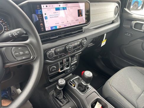 New 2025 Jeep Gladiator Sport image 68