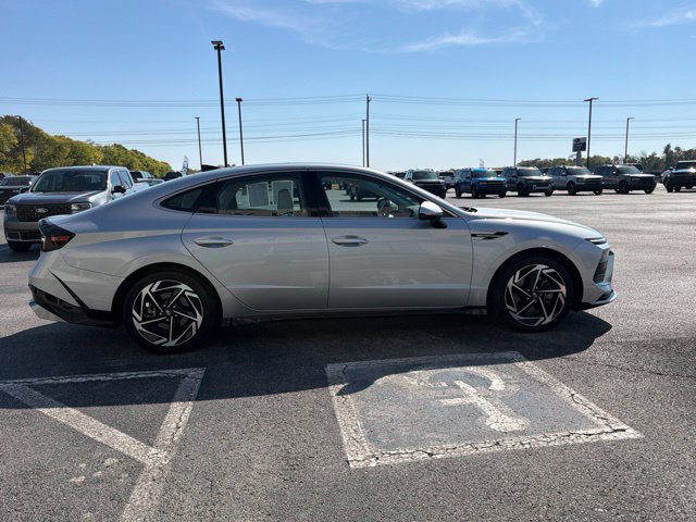 Used 2024 Hyundai Sonata SEL w/ Convenience Package FWD image 4