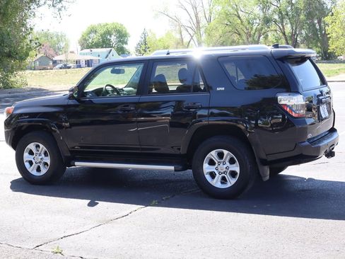 Used 2018 Toyota 4Runner SR5 Premium AWD/4WD image 8