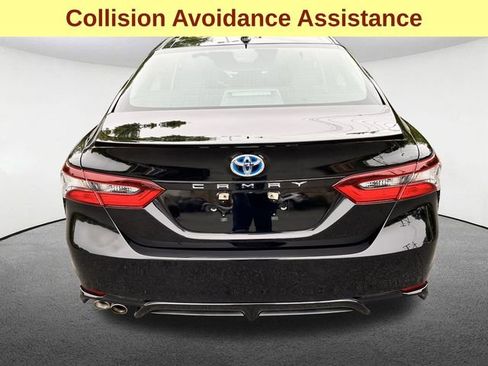 Used 2023 Toyota Camry SE w/ Cold Weather Package FWD image 9