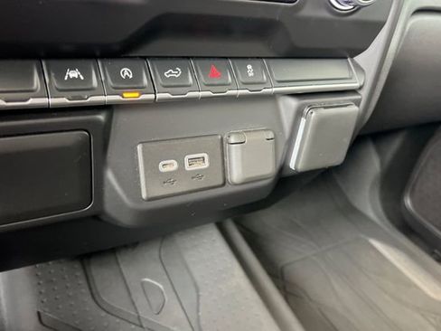 Used 2023 Chevrolet Silverado 1500 Custom AWD/4WD image 36