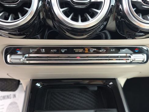 Certified 2025 Mercedes-Benz GLA 250 4MATIC image 21
