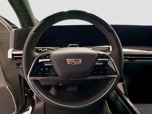 Used 2025 Cadillac Escalade ESV Premium Luxury image 10