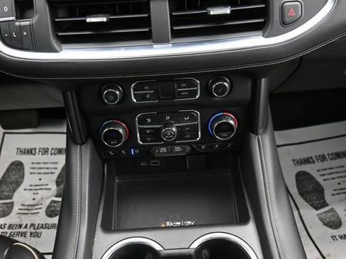 Used 2021 Chevrolet Tahoe Premier w/ Premium Package AWD/4WD image 22