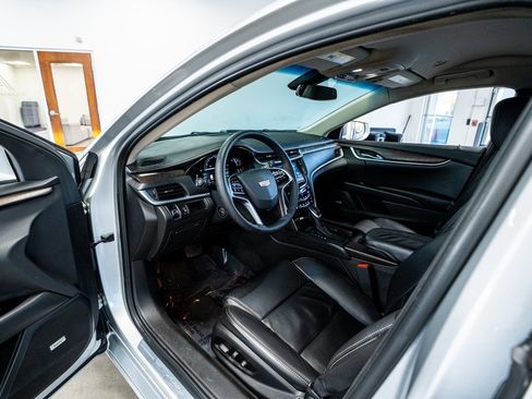 Used 2018 Cadillac XTS Luxury image 32