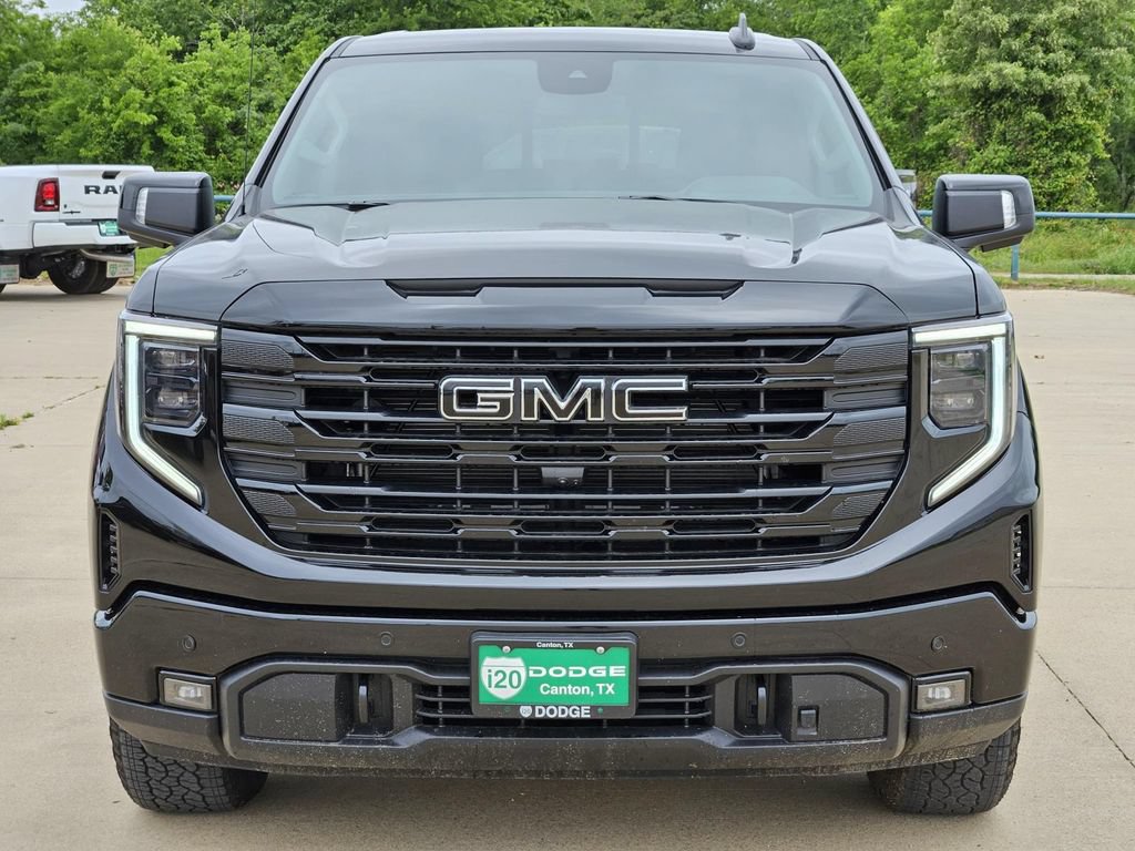 Used 2025 GMC Sierra 1500 Elevation w/ Elevation Premium Package AWD/4WD image 2