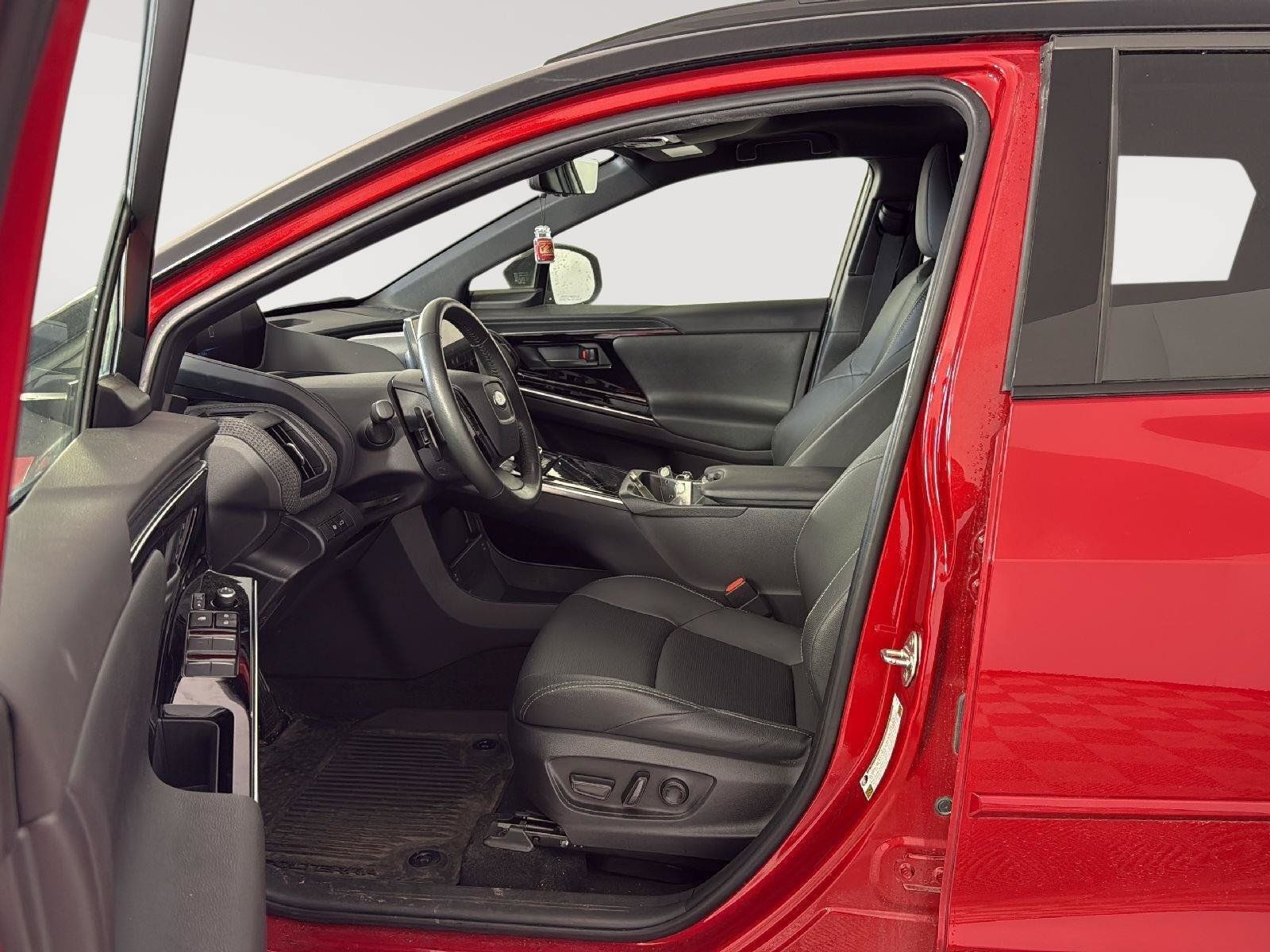Certified 2023 Subaru Solterra AWD image 5