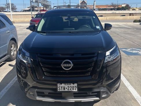 Used 2023 Nissan Pathfinder SL w/ SL Premium Package image 5