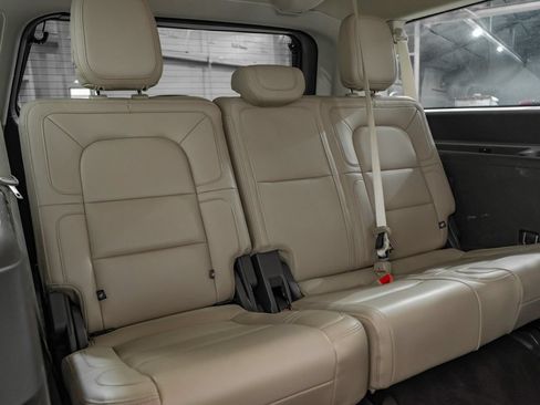 Used 2022 Lincoln Navigator L Reserve AWD/4WD image 39