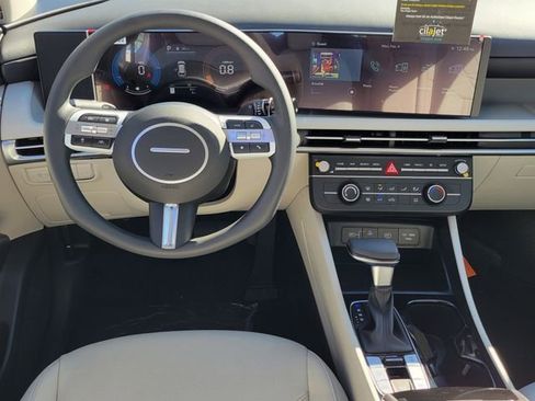 New 2026 Hyundai Tucson SE image 4