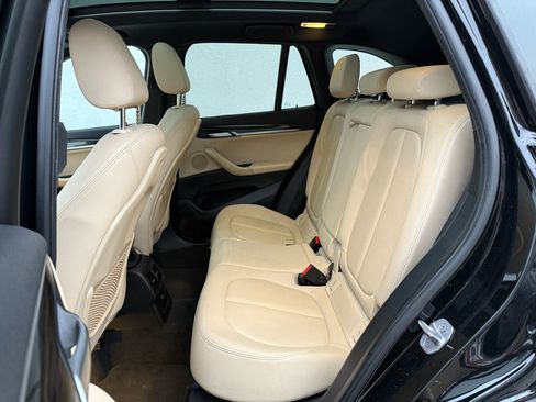 Used 2018 BMW X1 sDrive28i image 3