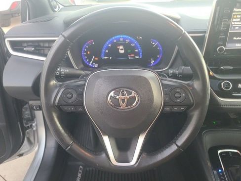 Used 2020 Toyota Corolla XSE image 19