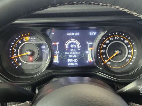 Used 2025 Jeep Wrangler Unlimited Rubicon AWD/4WD image 17