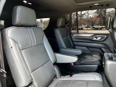 Used 2022 Chevrolet Suburban RST w/ Sport Performance Package image 21