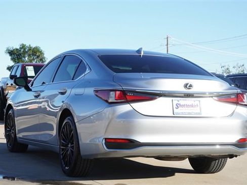 Used 2024 Lexus ES 250 w/ Premium Package image 7