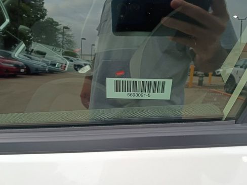 Used 2025 Subaru Crosstrek 2.0i Premium image 13