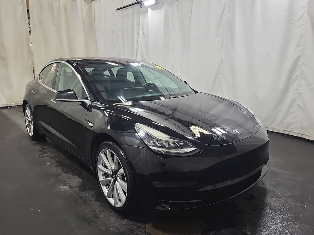 Used 2018 Tesla Model 3 Mid Range RWD image 3