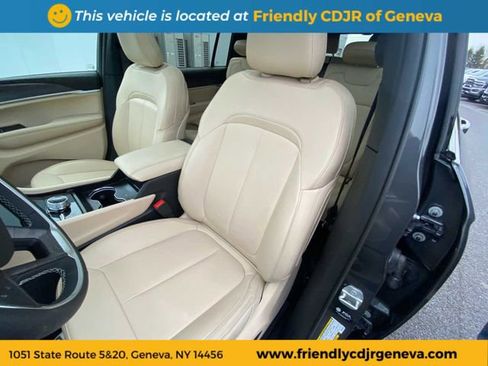 Used 2025 Jeep Grand Cherokee L Limited AWD/4WD image 9