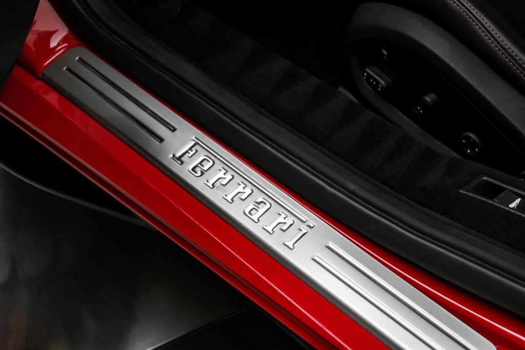 Used 2020 Ferrari F8 Tributo RWD image 32