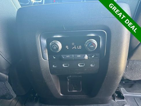 Used 2021 GMC Yukon XL Denali w/ Denali Ultimate Package AWD/4WD image 16