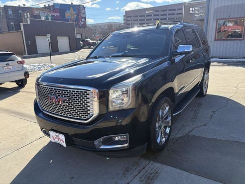 Used 2015 GMC Yukon Denali w/ Open Road Package image 3