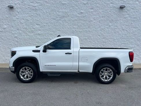 Used 2024 GMC Sierra 1500 Pro w/ Convenience Package image 3