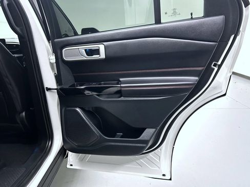 Used 2023 Ford Explorer ST-Line w/ Class IV Trailer Tow Package image 17