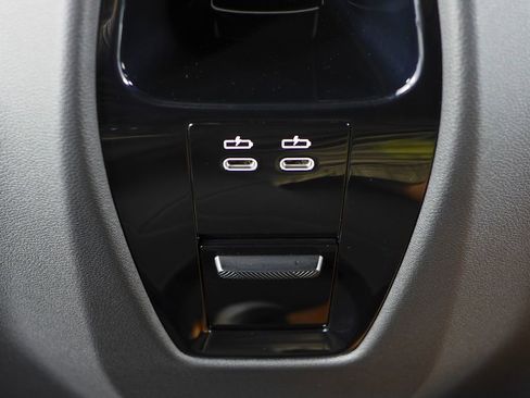 Used 2023 BMW iX xDrive50 w/ Sport Package image 22