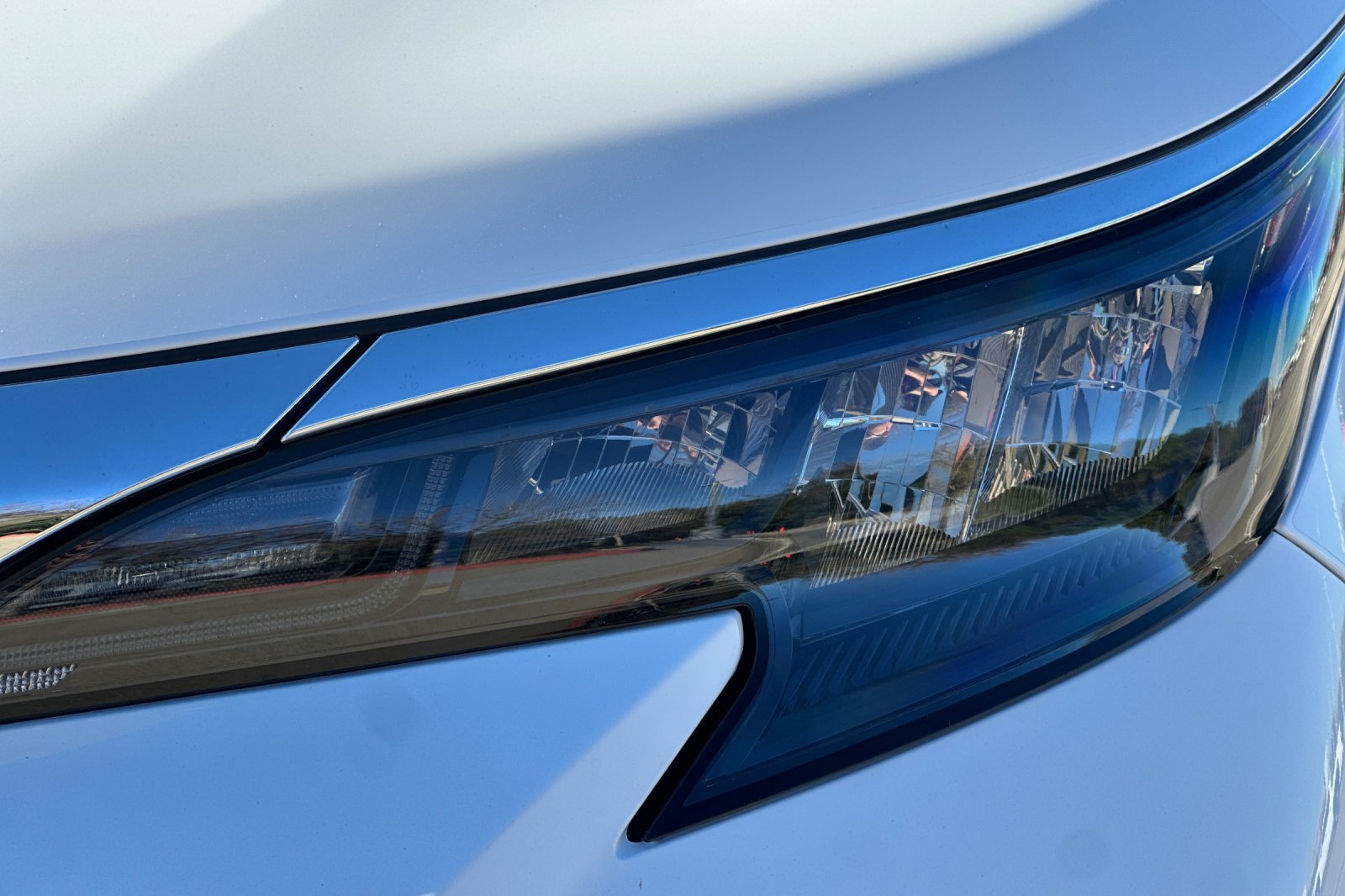 Certified 2026 Toyota Sienna LE FWD image 53