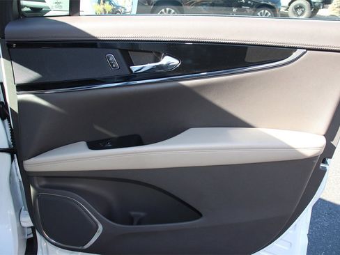 Certified 2022 Lincoln Nautilus AWD w/ Premium Package image 22