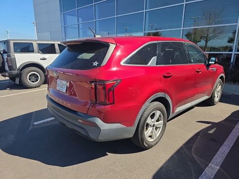 Used 2021 Kia Sorento LX image 5